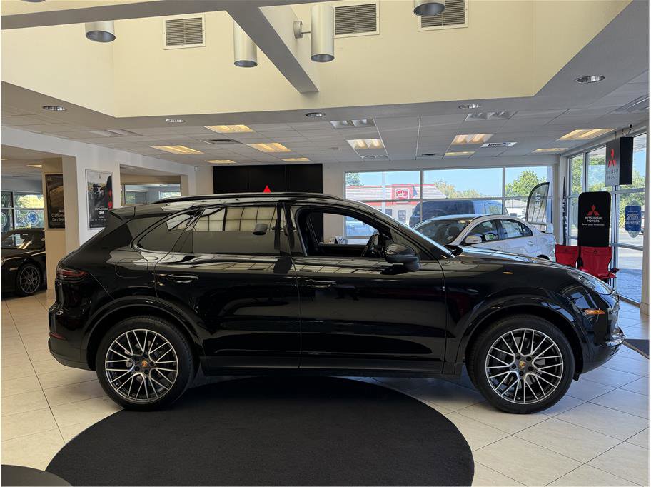 Used 2021 Porsche Cayenne S AWD/4WD image 4
