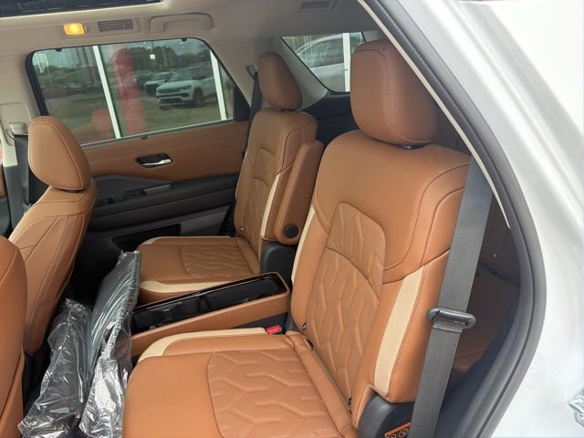 New 2026 Nissan Pathfinder Platinum image 20