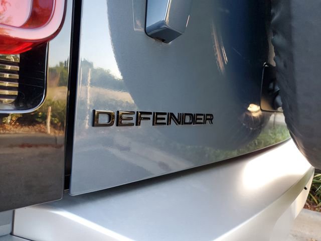 Used 2024 Land Rover Defender 110 S image 7