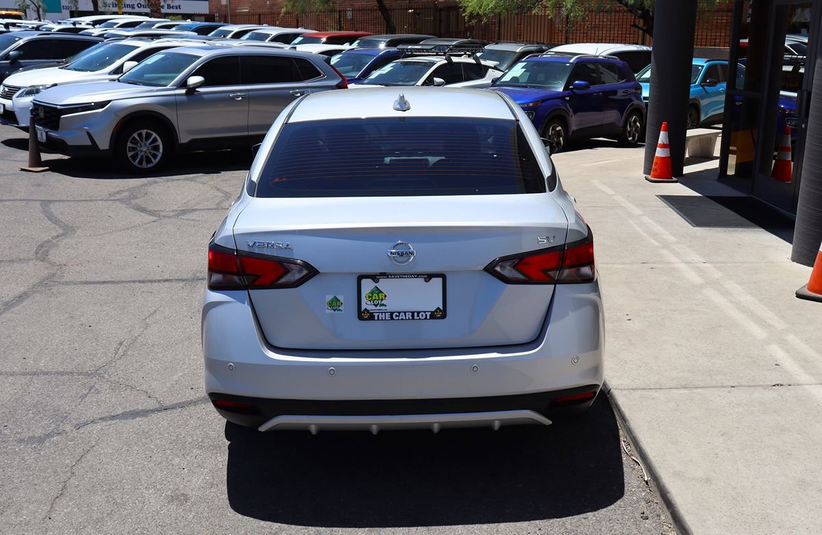 Used 2021 Nissan Versa SV FWD image 10