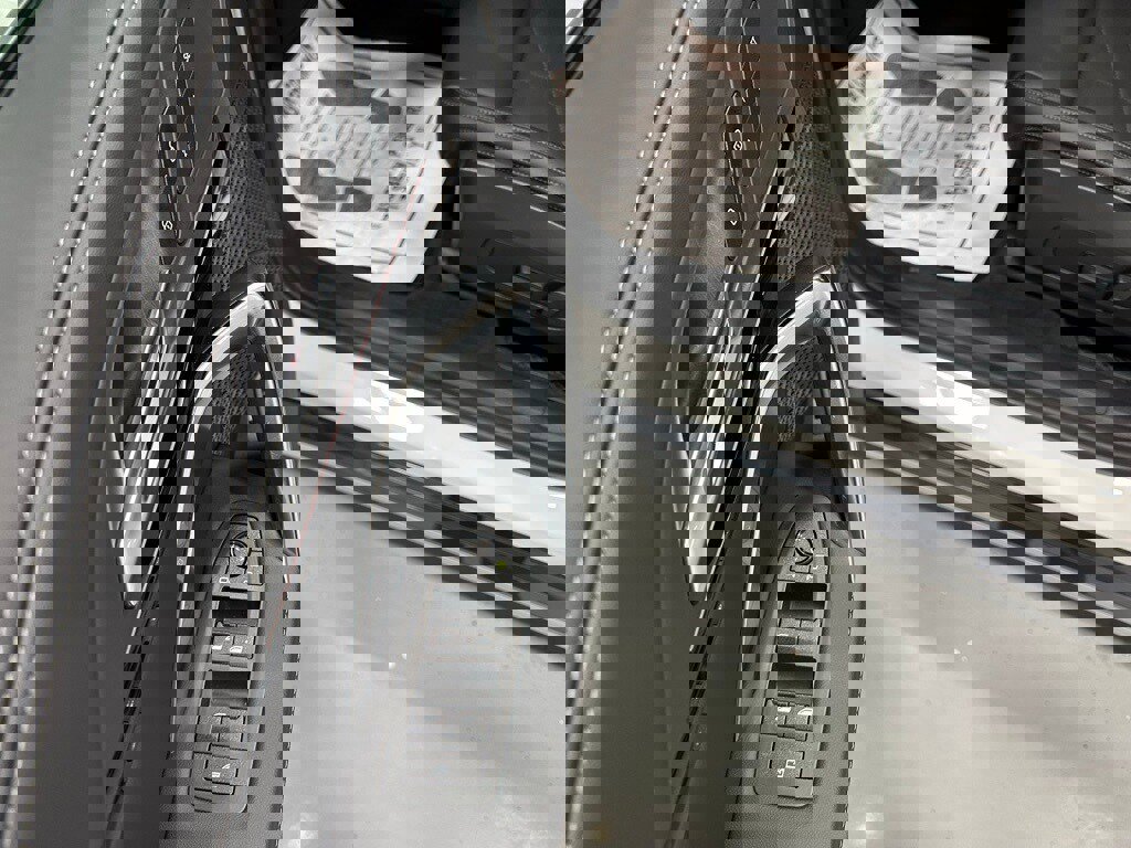 Used 2025 BMW X1 xDrive28i image 9