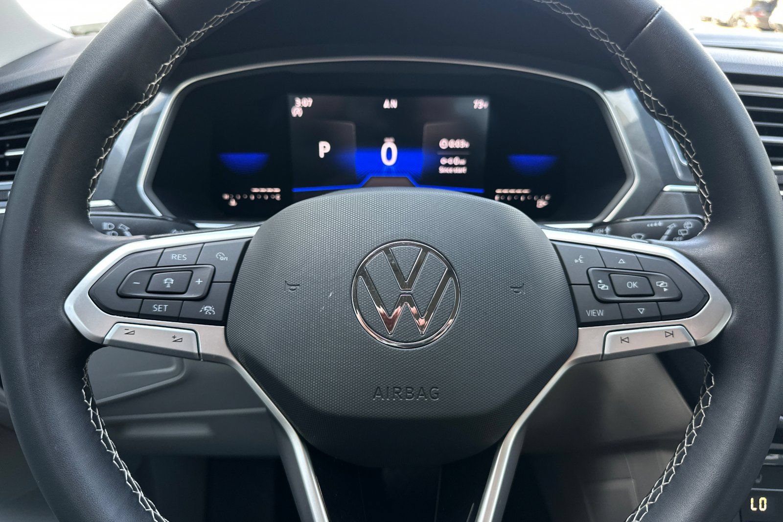 Used 2023 Volkswagen Tiguan SE FWD image 24