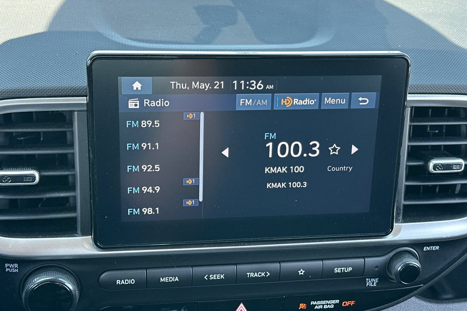 Used 2025 Hyundai Venue SEL FWD image 24