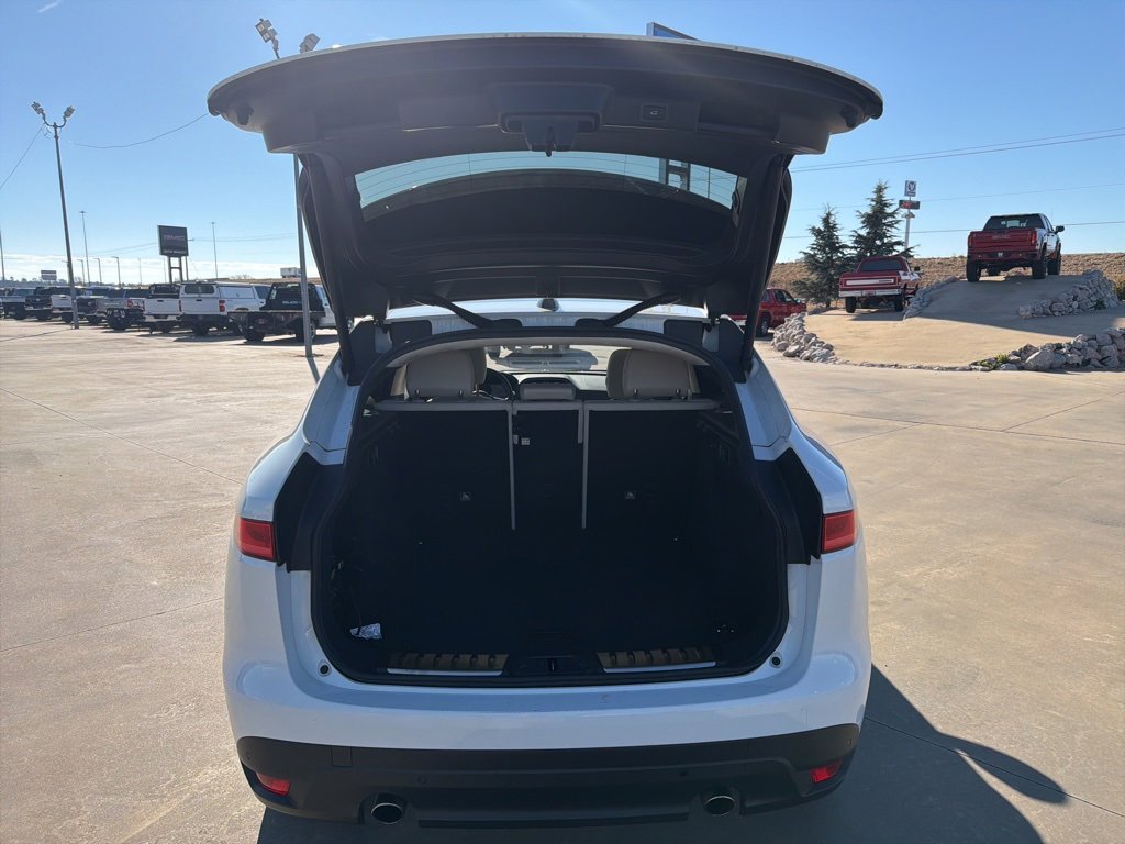 Used 2020 Jaguar F-PACE Prestige image 7