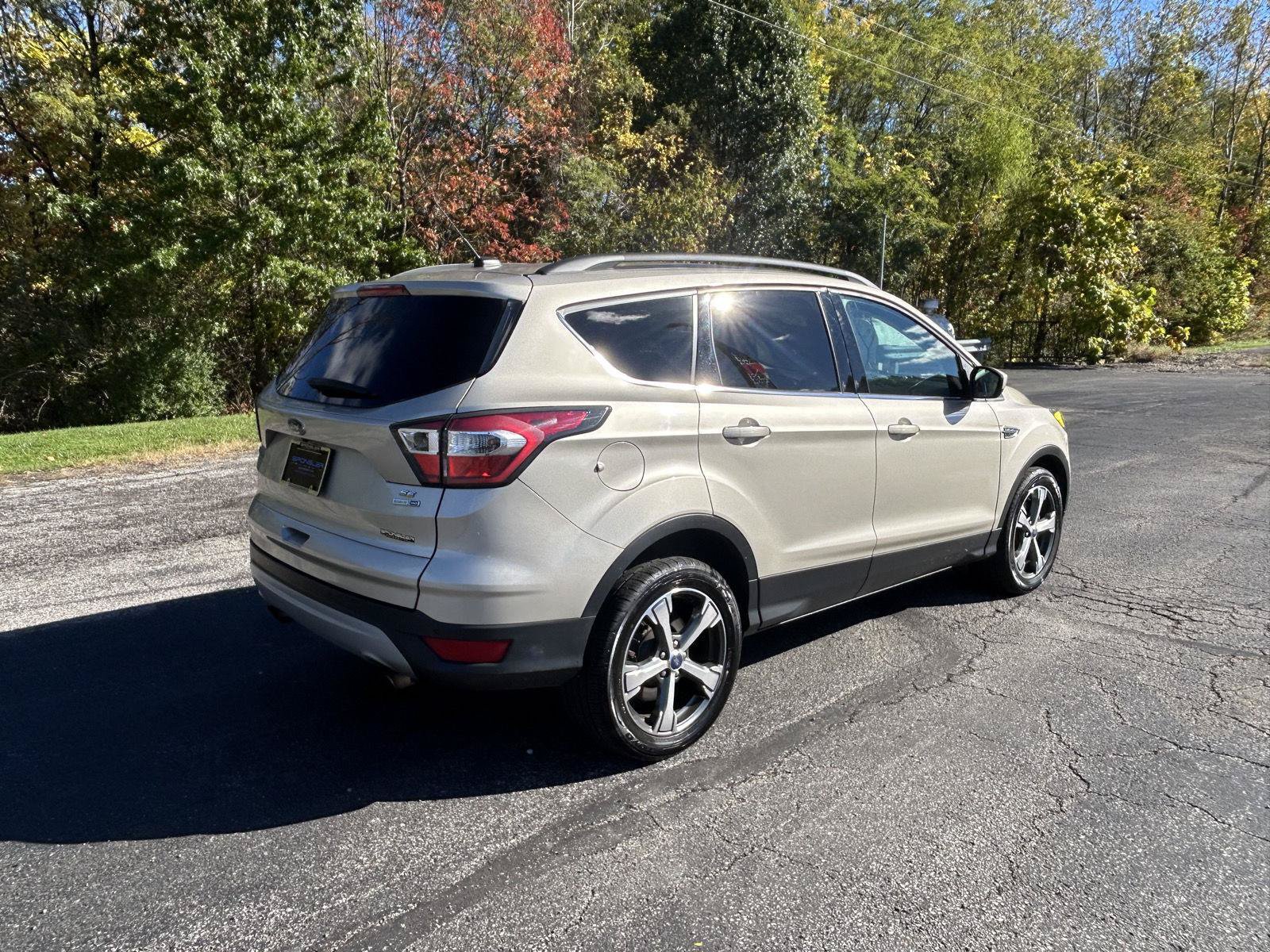 Used 2017 Ford Escape SE w/ Equipment Group 201A AWD/4WD image 5