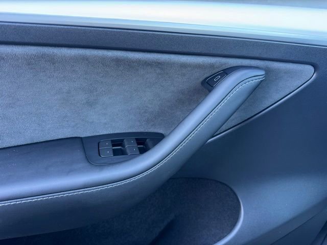 Used 2023 Tesla Model Y Long Range image 15