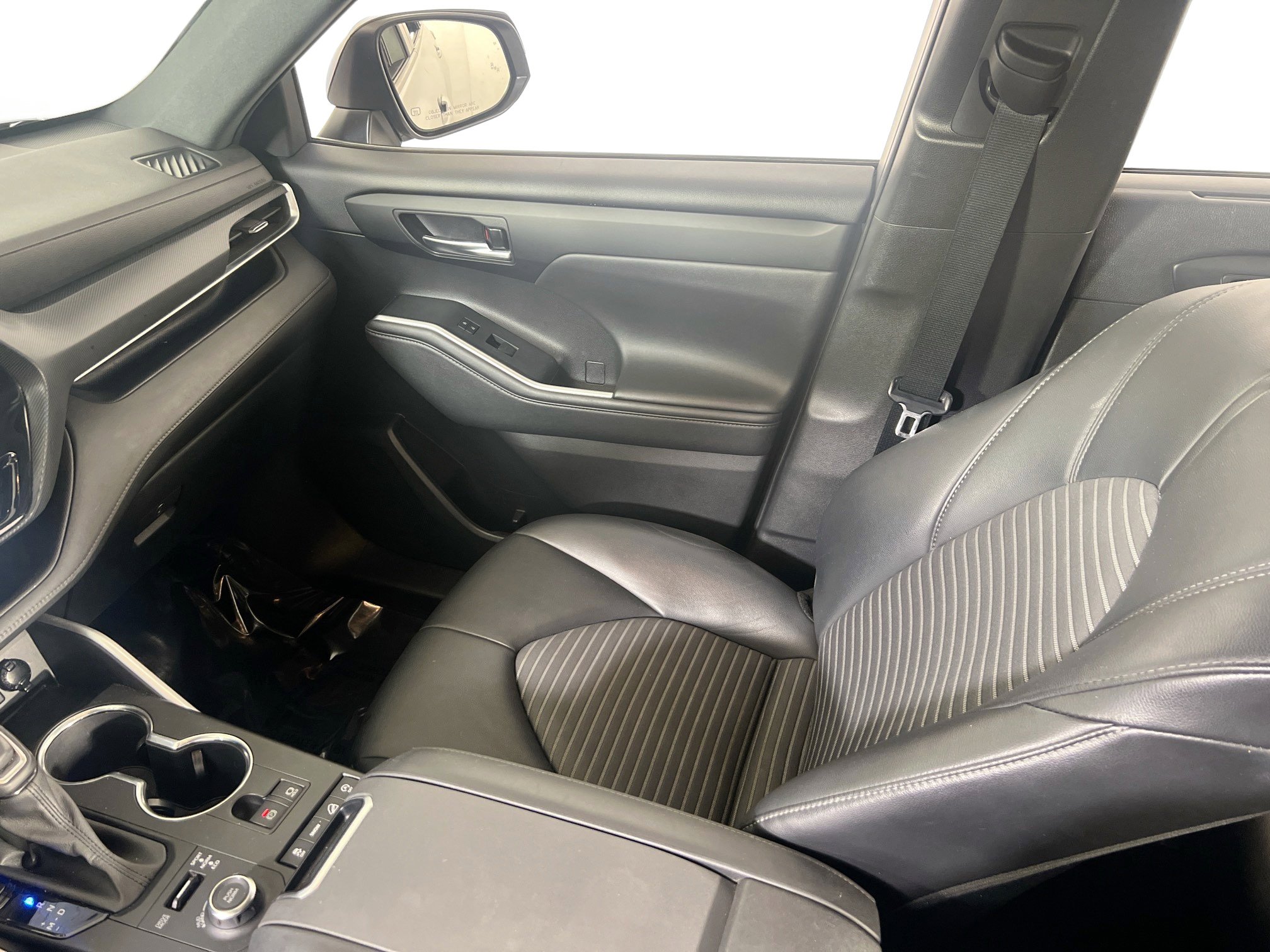 Used 2021 Toyota Highlander XSE image 23