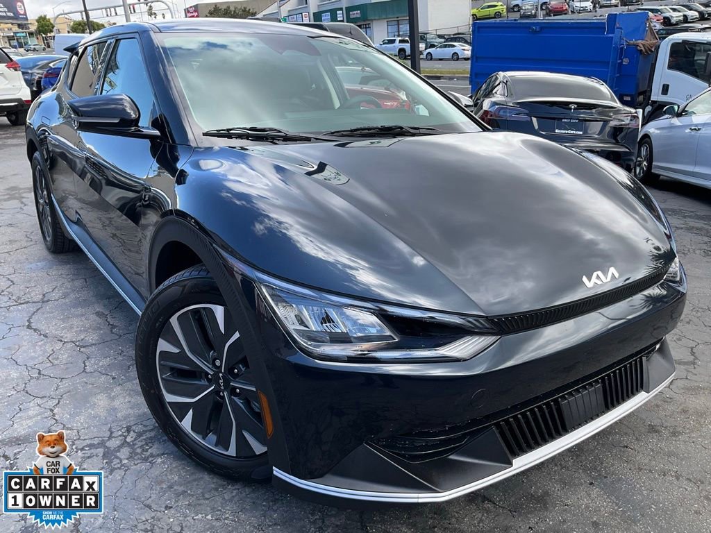 Used 2024 Kia EV6 Light RWD image 1