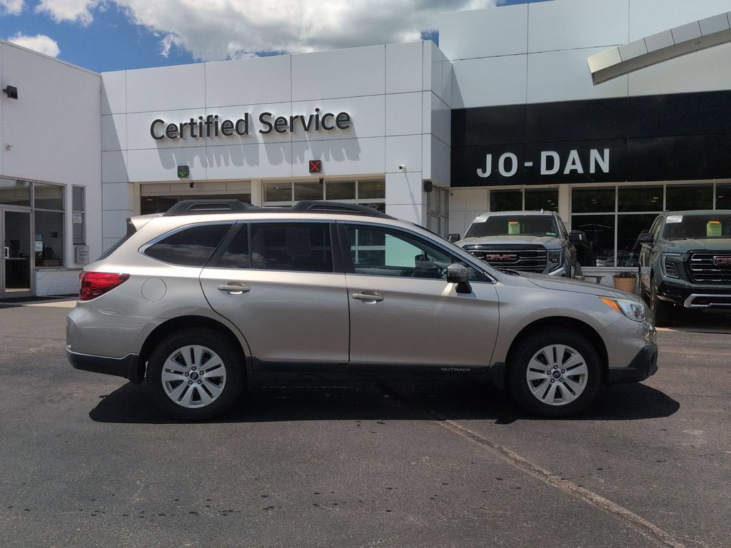 Used 2016 Subaru Outback 2.5i Premium AWD/4WD image 4
