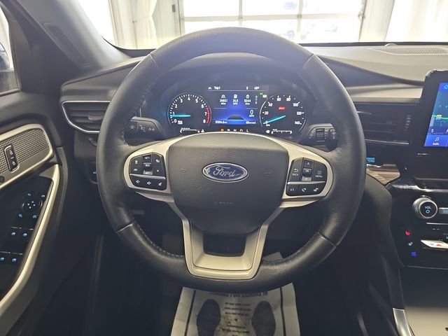 Certified 2023 Ford Explorer Limited w/ Class IV Trailer Tow Package AWD/4WD image 14