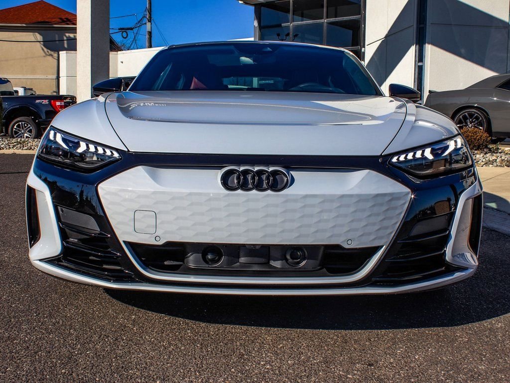 Used 2024 Audi e-tron GT Premium Plus image 2