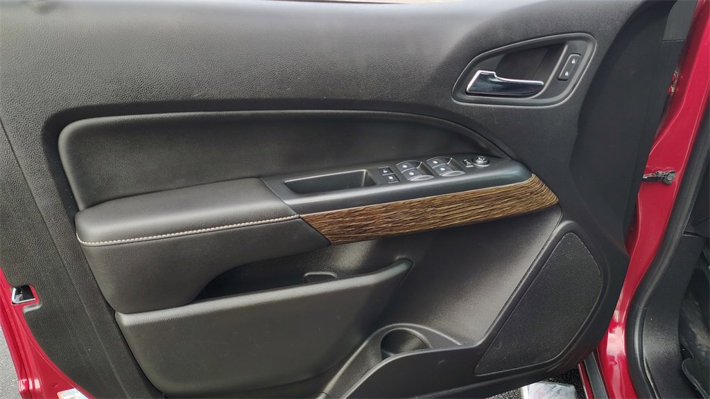 Used 2018 GMC Canyon Denali image 8