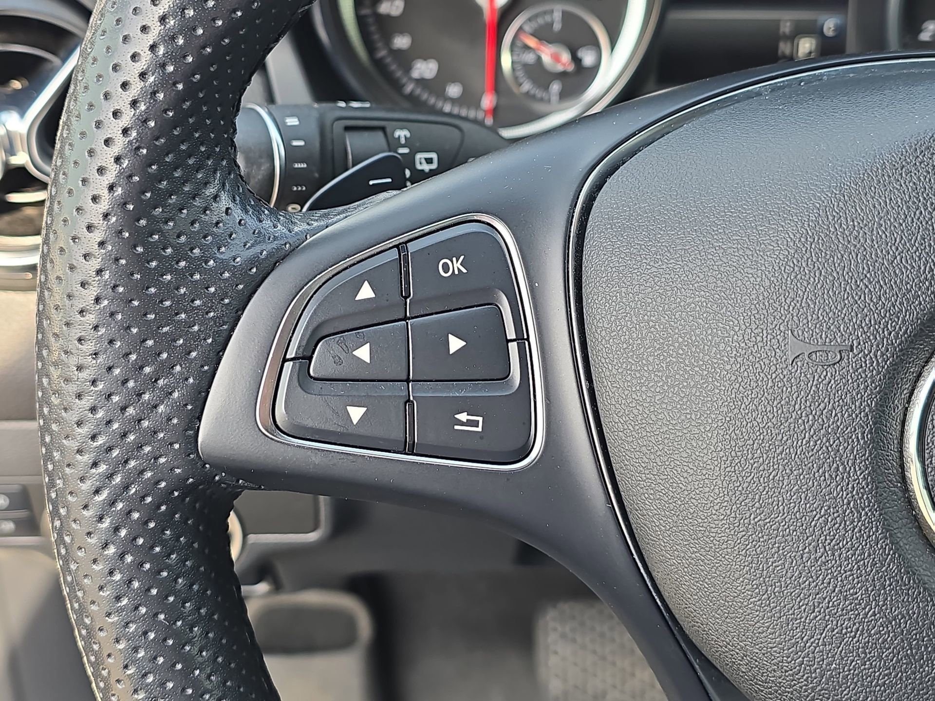 Used 2019 Mercedes-Benz GLA 250 4MATIC image 17