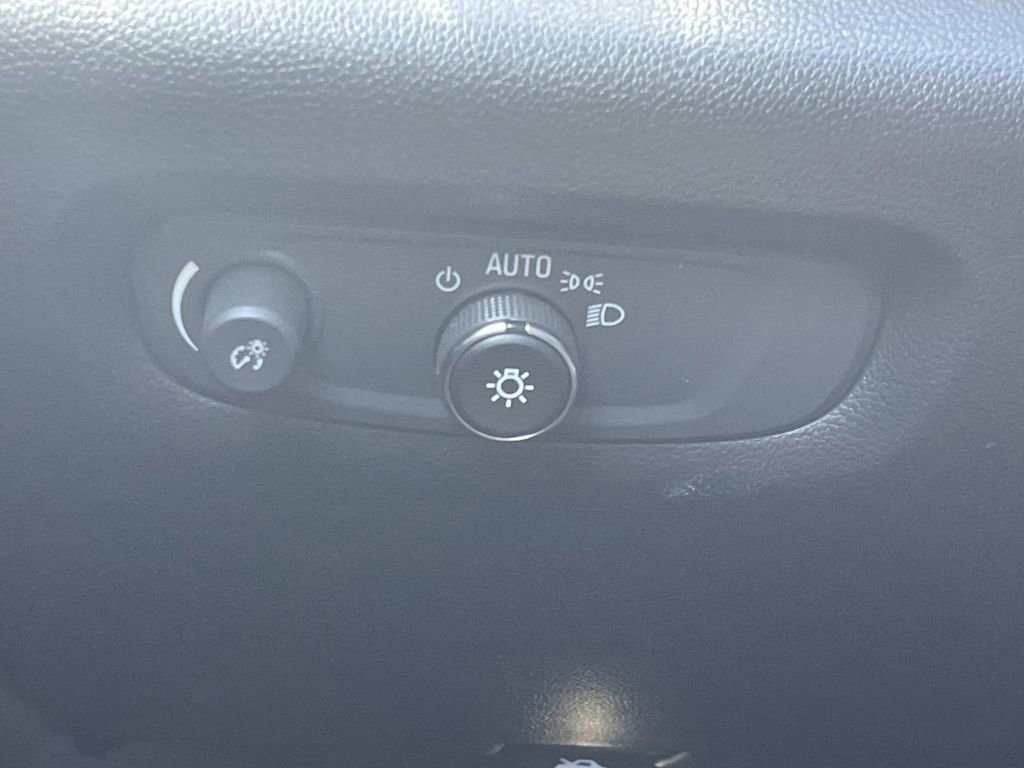 Used 2023 Chevrolet Traverse Premier image 33