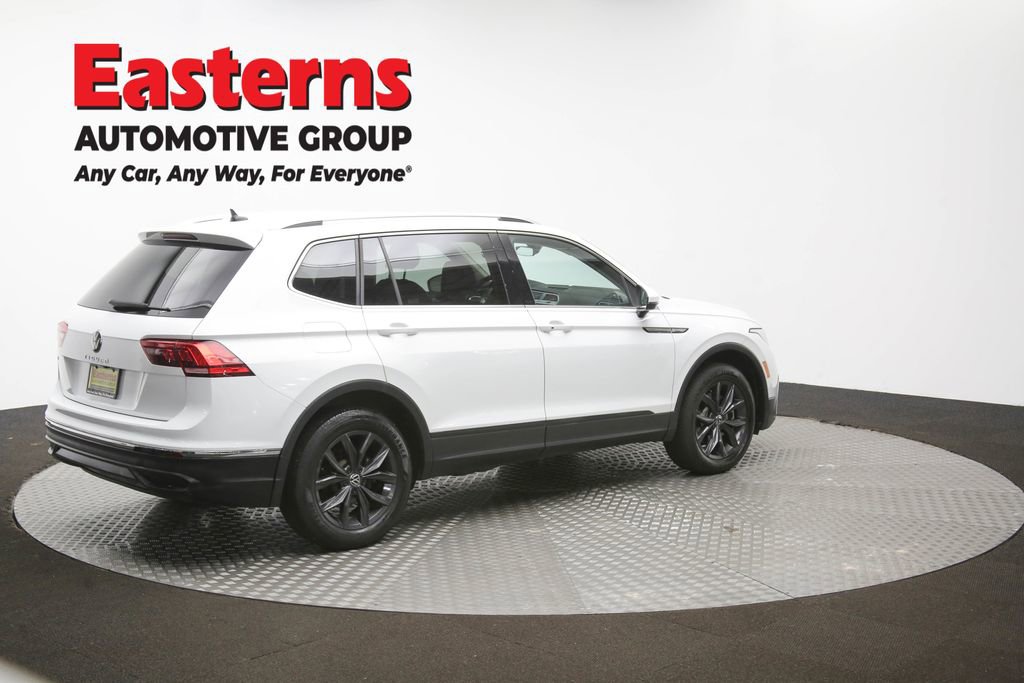 Used 2024 Volkswagen Tiguan SE image 41
