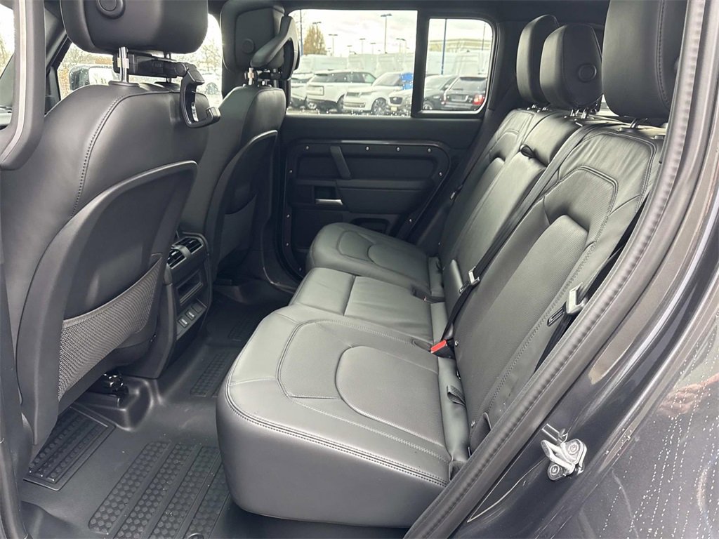 New 2026 Land Rover Defender 110 X-Dynamic SE image 13