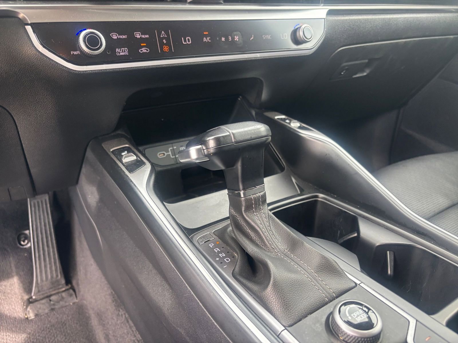Used 2024 Kia Sorento S FWD image 41