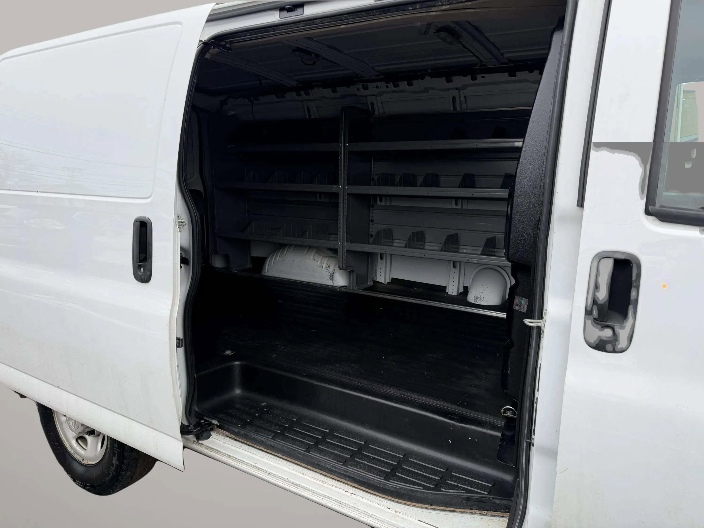 Used 2021 Chevrolet Express 2500 w/ Driver Convenience Package image 9