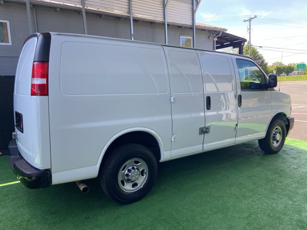 Used 2021 Chevrolet Express 2500 w/ Driver Convenience Package RWD image 4