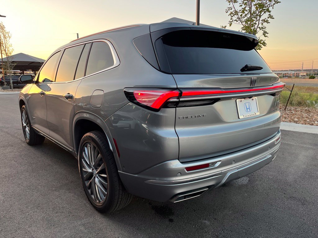 Used 2025 Buick Enclave Avenir w/ Super Cruise Package FWD image 6