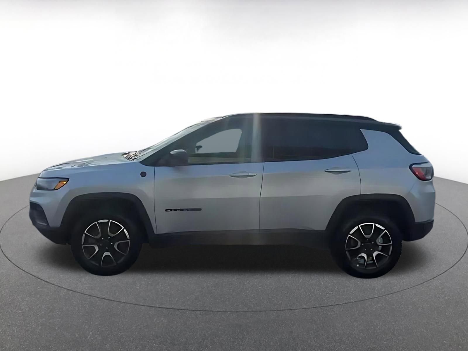 Used 2025 Jeep Compass Trailhawk w/ Trailer Tow Group image 8