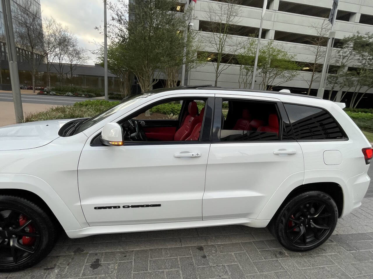 Used 2020 Jeep Grand Cherokee SRT AWD/4WD image 4