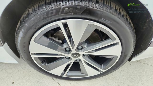 Used 2025 Audi A6 e-tron Premium Plus w/ Premium Plus RWD image 57