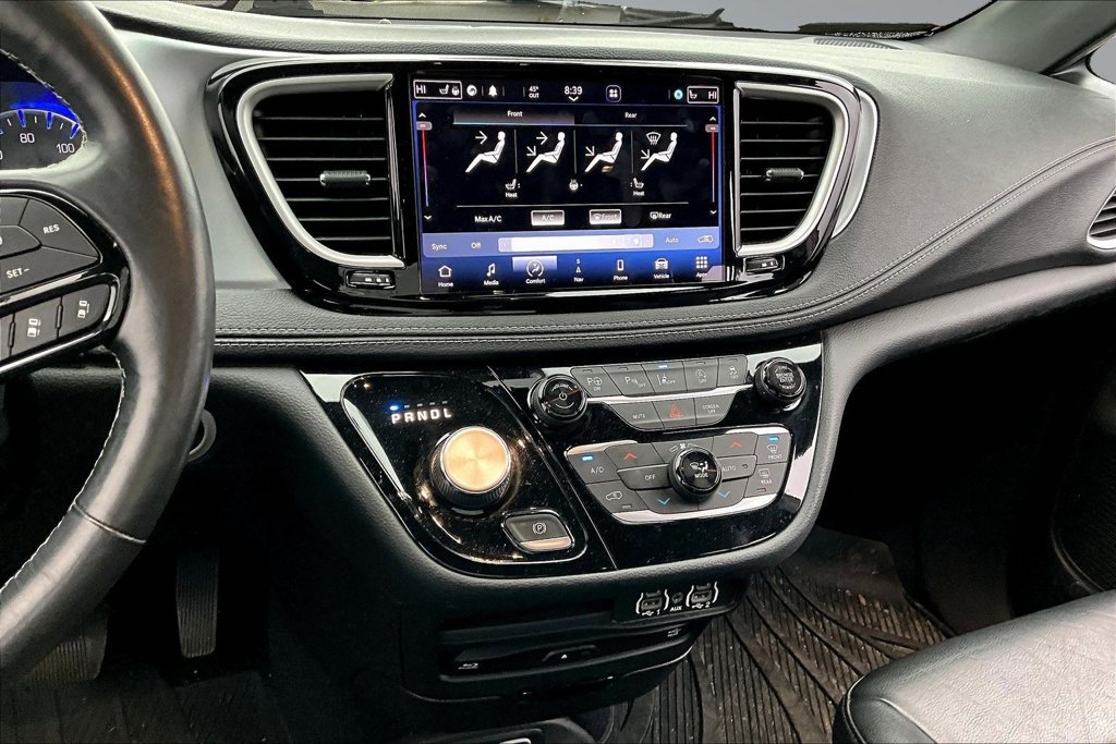 Used 2021 Chrysler Pacifica Touring-L w/ Uconnect Theater Family Group AWD/4WD image 9