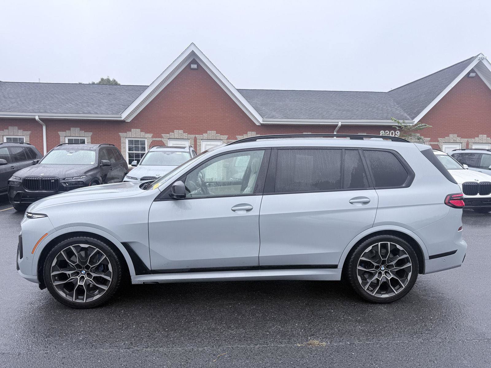 Used 2024 BMW X7 M60i w/ Executive Package AWD/4WD image 4