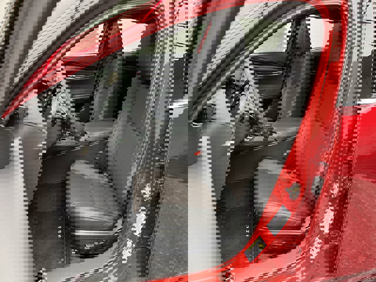 New 2025 MAZDA MAZDA3 Hatchback w/Premium Plus Pkg image 10