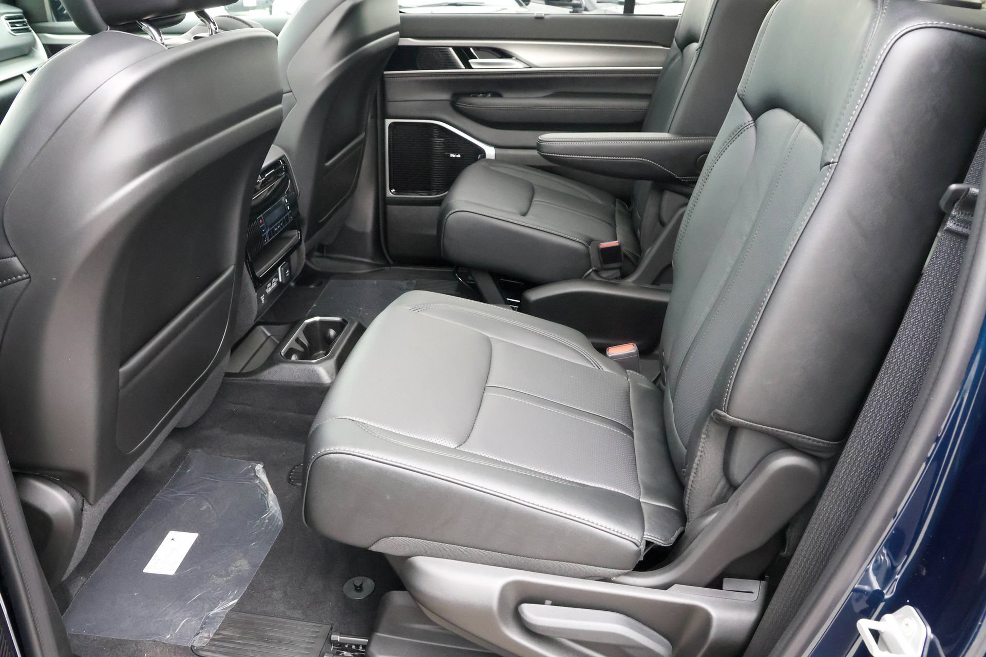 New 2026 Jeep Grand Wagoneer L Limited AWD/4WD image 17
