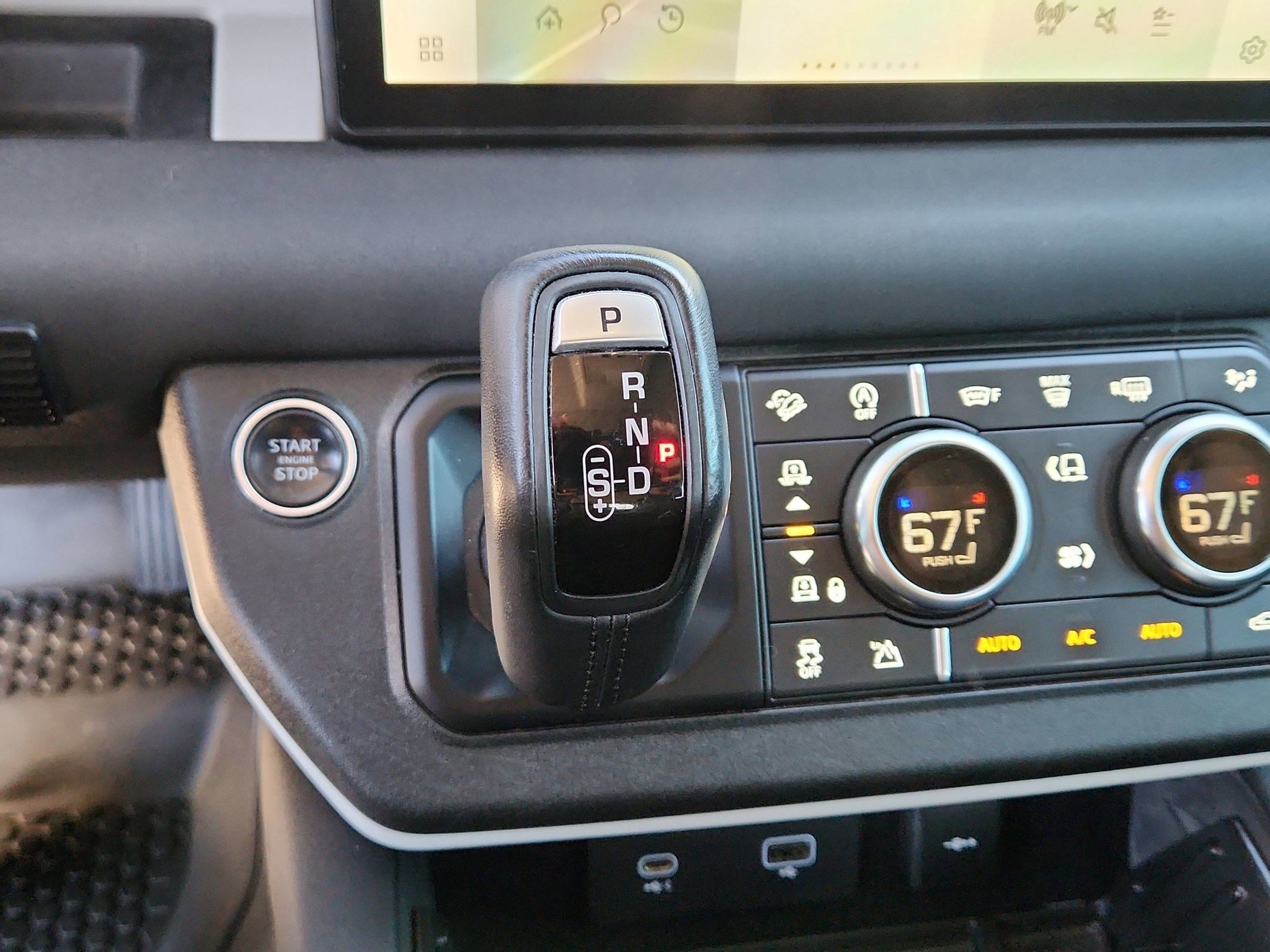 Used 2020 Land Rover Defender 110 SE image 17