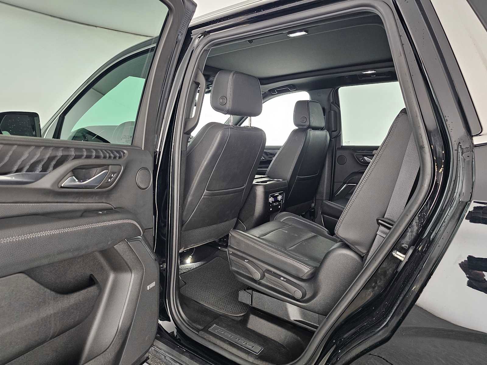 Used 2023 GMC Yukon Denali image 16