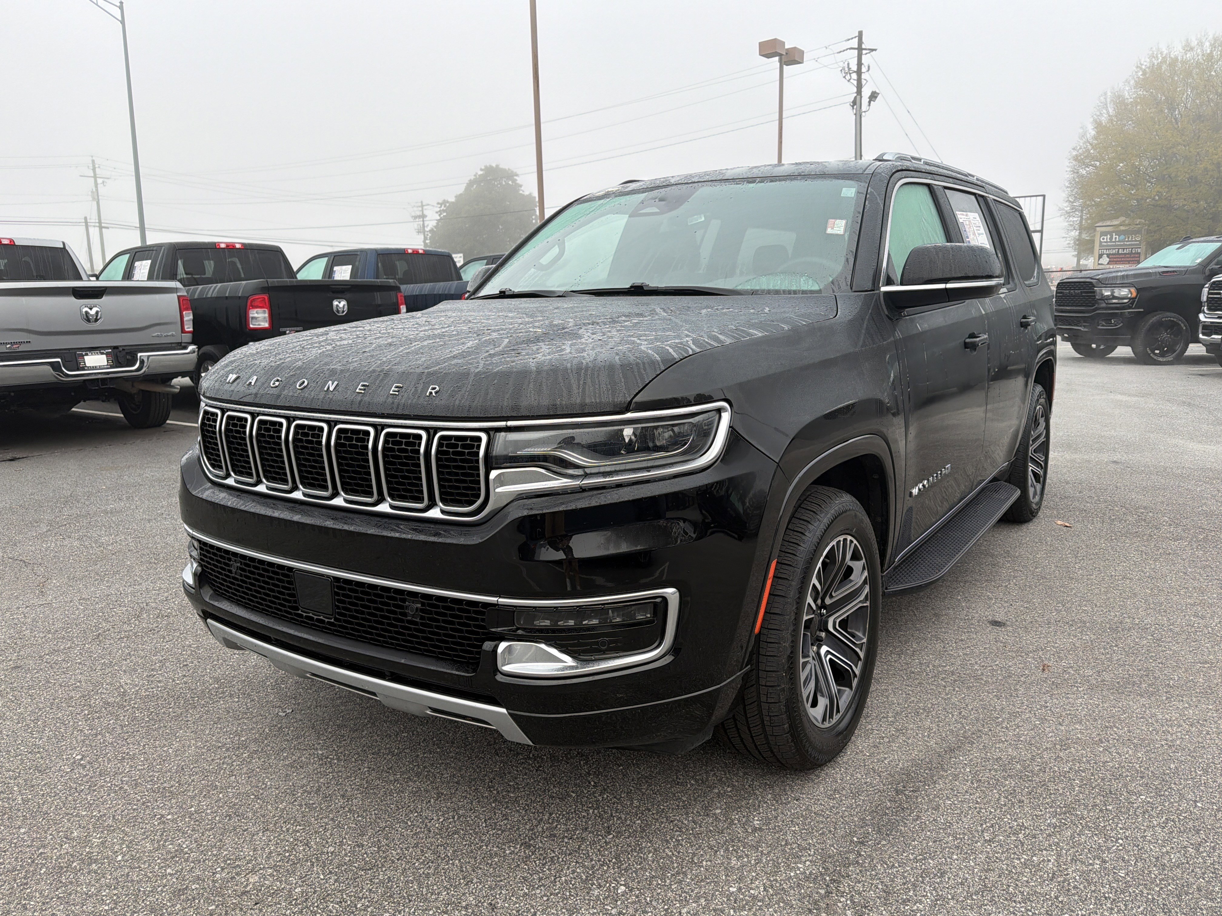 Used 2024 Jeep Wagoneer Series II w/ Flexible Seating Group image 2