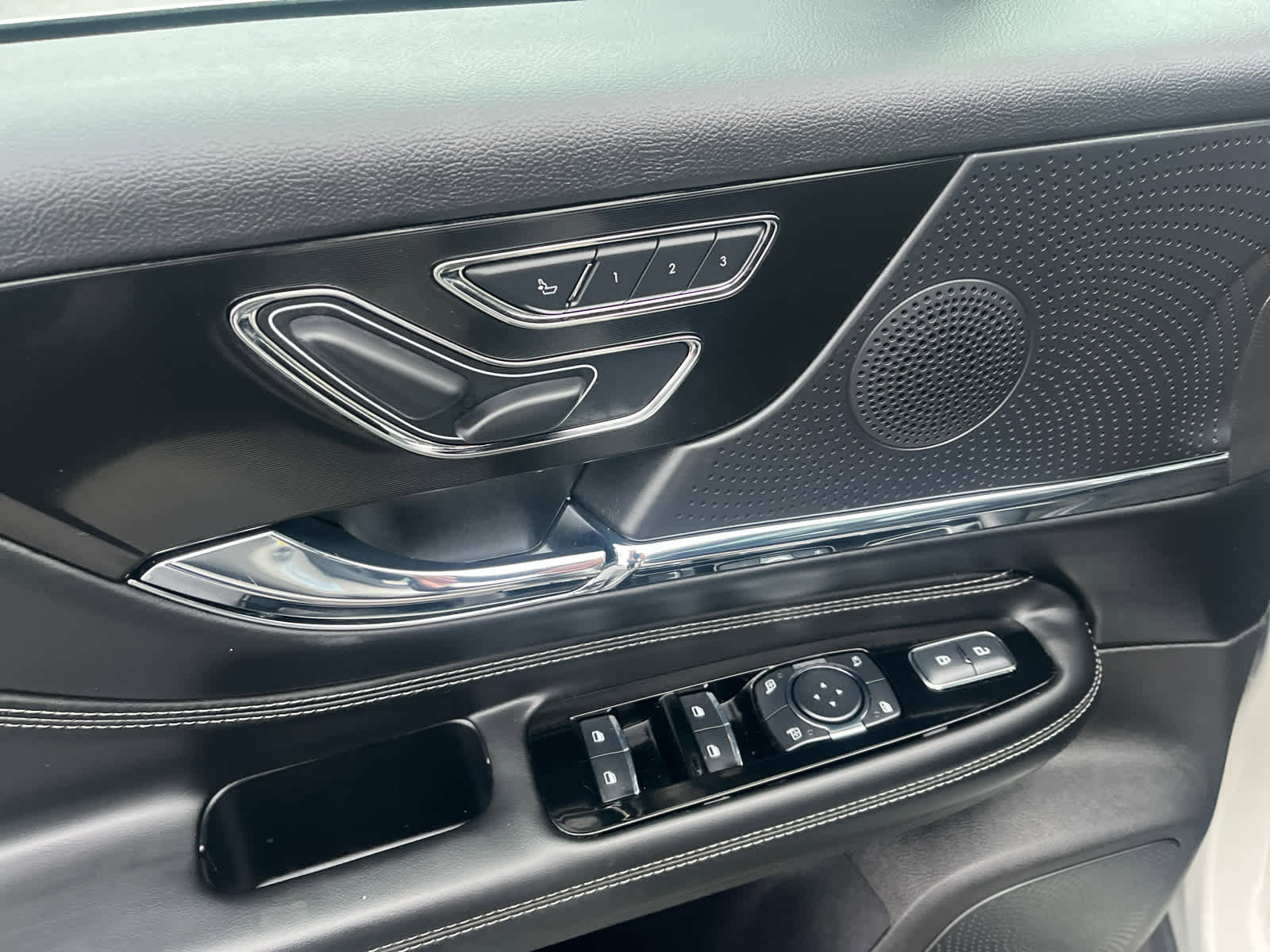 Used 2024 Lincoln Corsair Grand Touring image 30