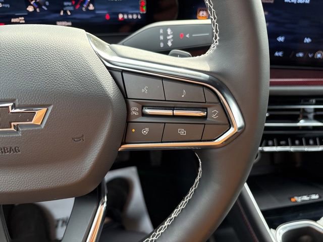Used 2026 Chevrolet Traverse Z71 image 12