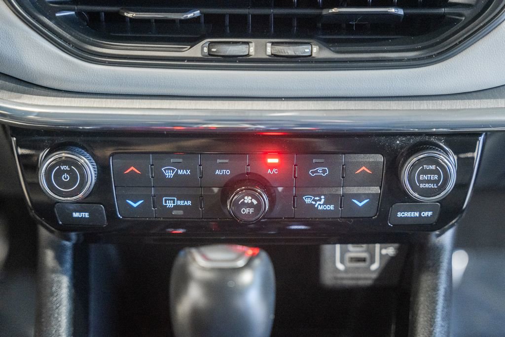 Used 2022 Jeep Compass Limited image 30