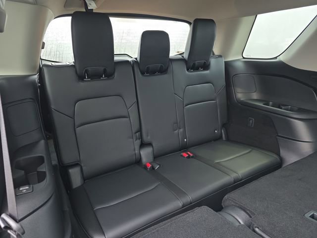 New 2025 Nissan Pathfinder SL image 12