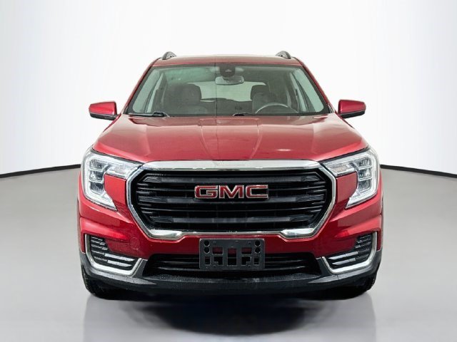 Used 2022 GMC Terrain SLE w/ Driver Convenience Package FWD image 2