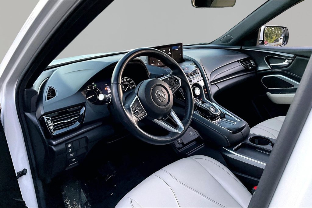 Used 2025 Acura RDX SH-AWD image 12