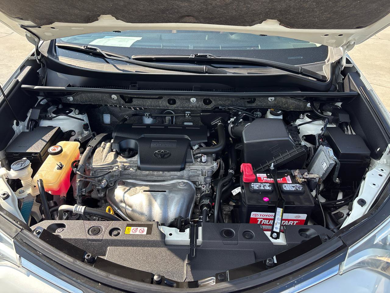 Used 2018 Toyota RAV4 Limited FWD image 10
