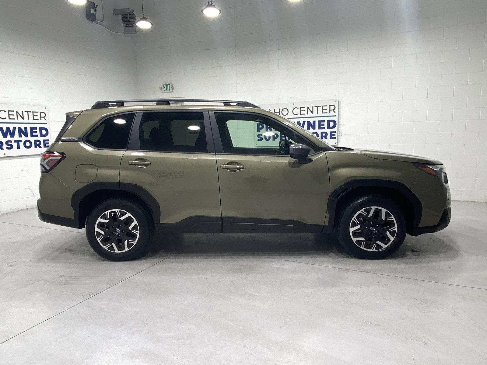 Used 2025 Subaru Forester Premium AWD/4WD image 9