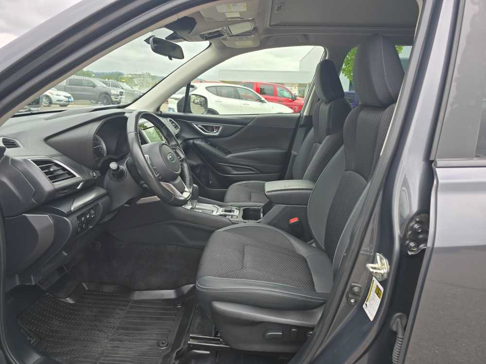 Used 2022 Subaru Forester Premium AWD/4WD image 9