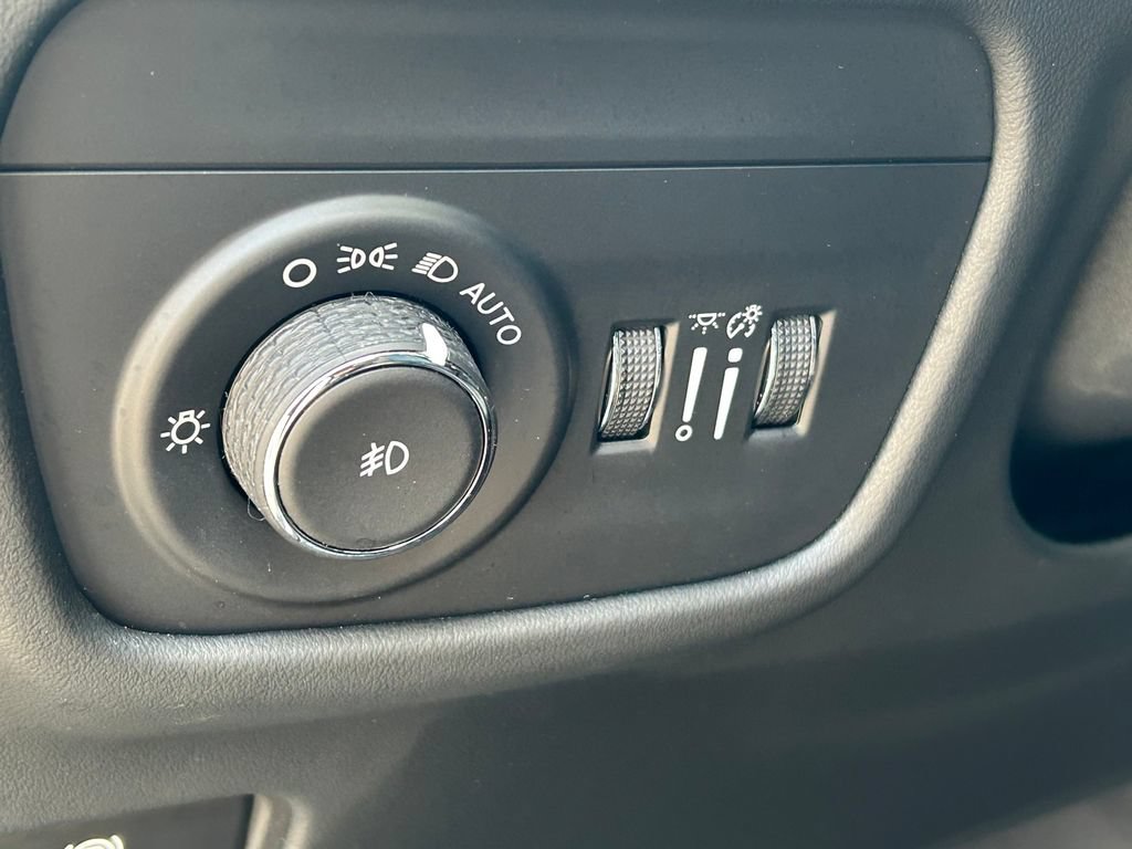 Used 2024 Jeep Grand Cherokee L Summit AWD/4WD image 27