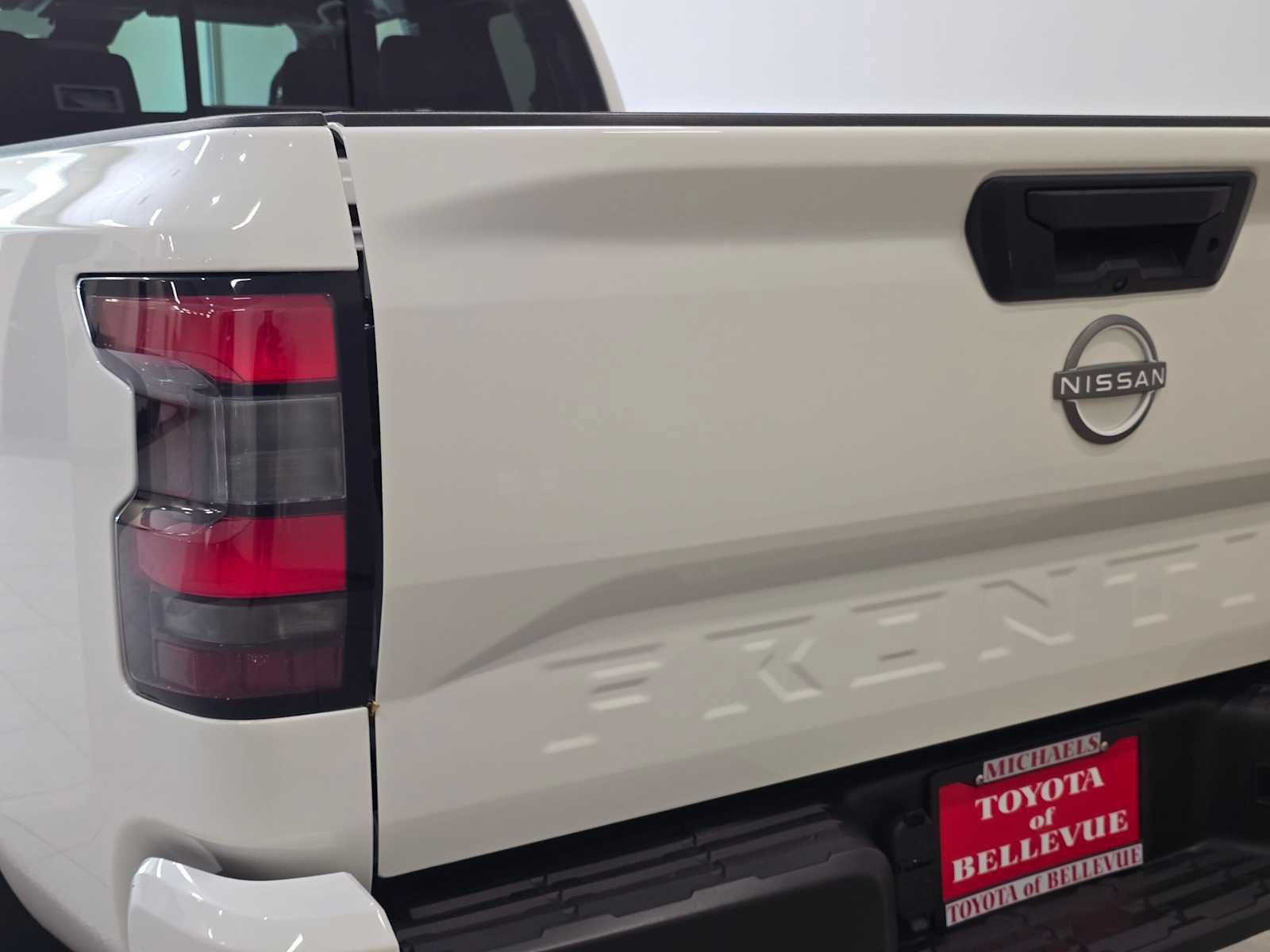 Used 2024 Nissan Frontier SV w/ SV Convenience Package RWD image 7