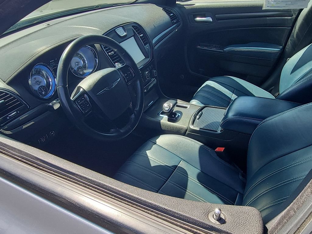 Used 2014 Chrysler 300 S RWD image 10