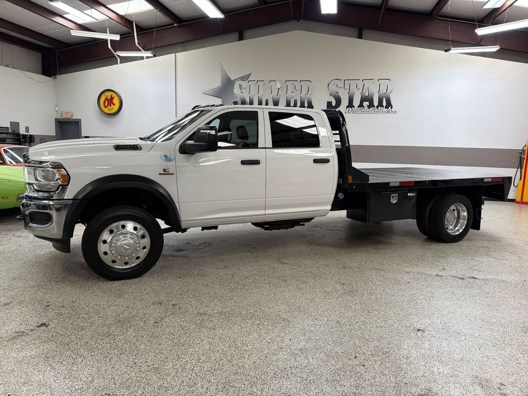 Used 2023 RAM 4500 Tradesman w/ Chrome Appearance Group RWD image 2