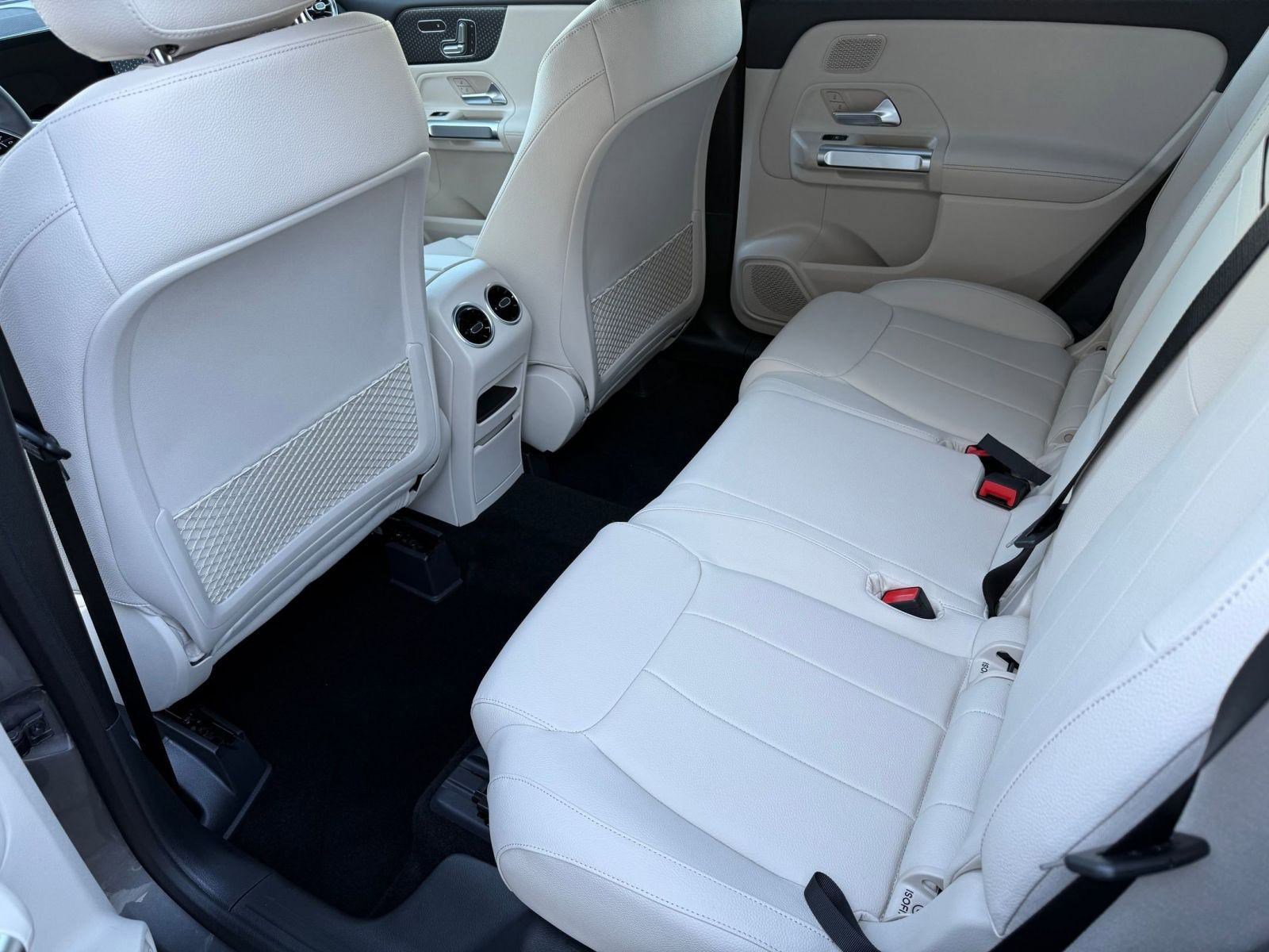 New 2026 Mercedes-Benz GLB 250 4MATIC image 14