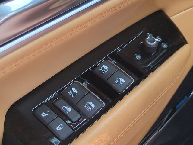 Used 2022 Jeep Grand Wagoneer Series III w/ Flexible Seating Group AWD/4WD image 25