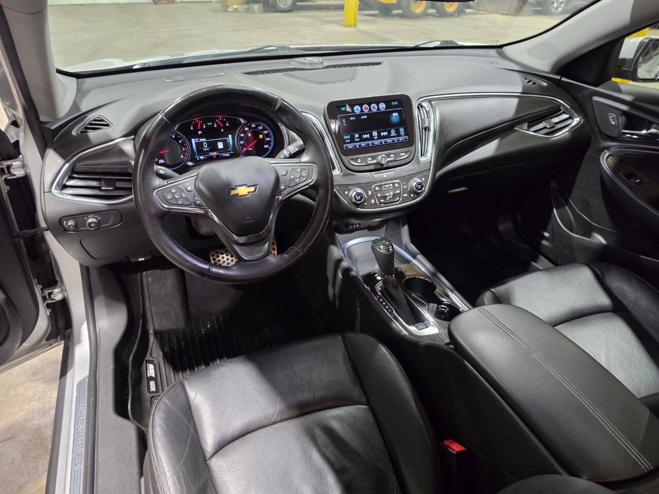 Used 2017 Chevrolet Malibu Premier w/ Premier Sun and Wheel Package FWD image 28